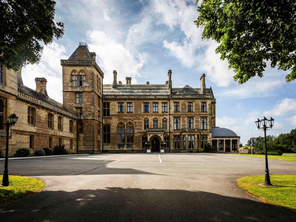 เมอร์เคียว วอริคไชร์ วอลตัน ฮอลล์ โฮเต็ลแอนด์สปา Hotel Wellesbourne ภายนอก รูปภาพ