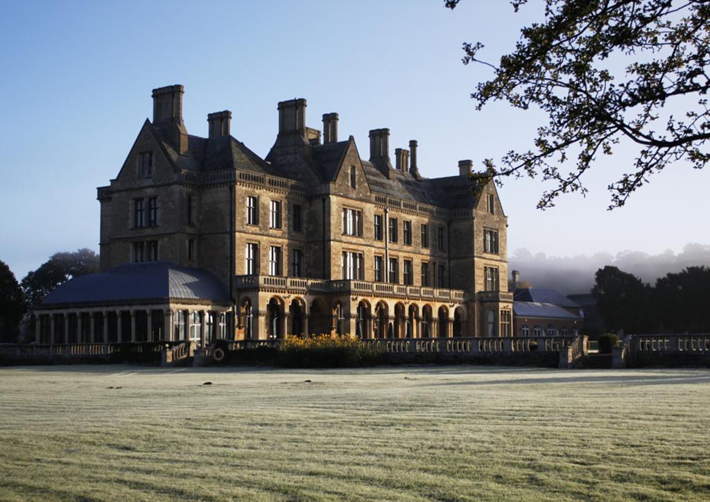 เมอร์เคียว วอริคไชร์ วอลตัน ฮอลล์ โฮเต็ลแอนด์สปา Hotel Wellesbourne ภายนอก รูปภาพ