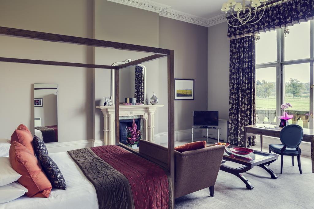 เมอร์เคียว วอริคไชร์ วอลตัน ฮอลล์ โฮเต็ลแอนด์สปา Hotel Wellesbourne ภายนอก รูปภาพ