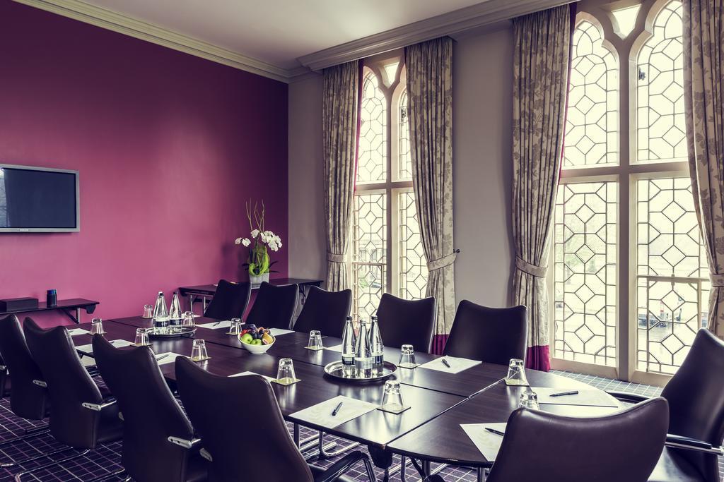 เมอร์เคียว วอริคไชร์ วอลตัน ฮอลล์ โฮเต็ลแอนด์สปา Hotel Wellesbourne ภายนอก รูปภาพ
