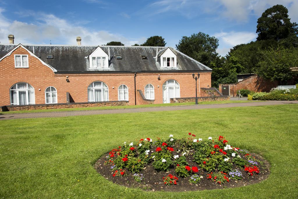 เมอร์เคียว วอริคไชร์ วอลตัน ฮอลล์ โฮเต็ลแอนด์สปา Hotel Wellesbourne ภายนอก รูปภาพ