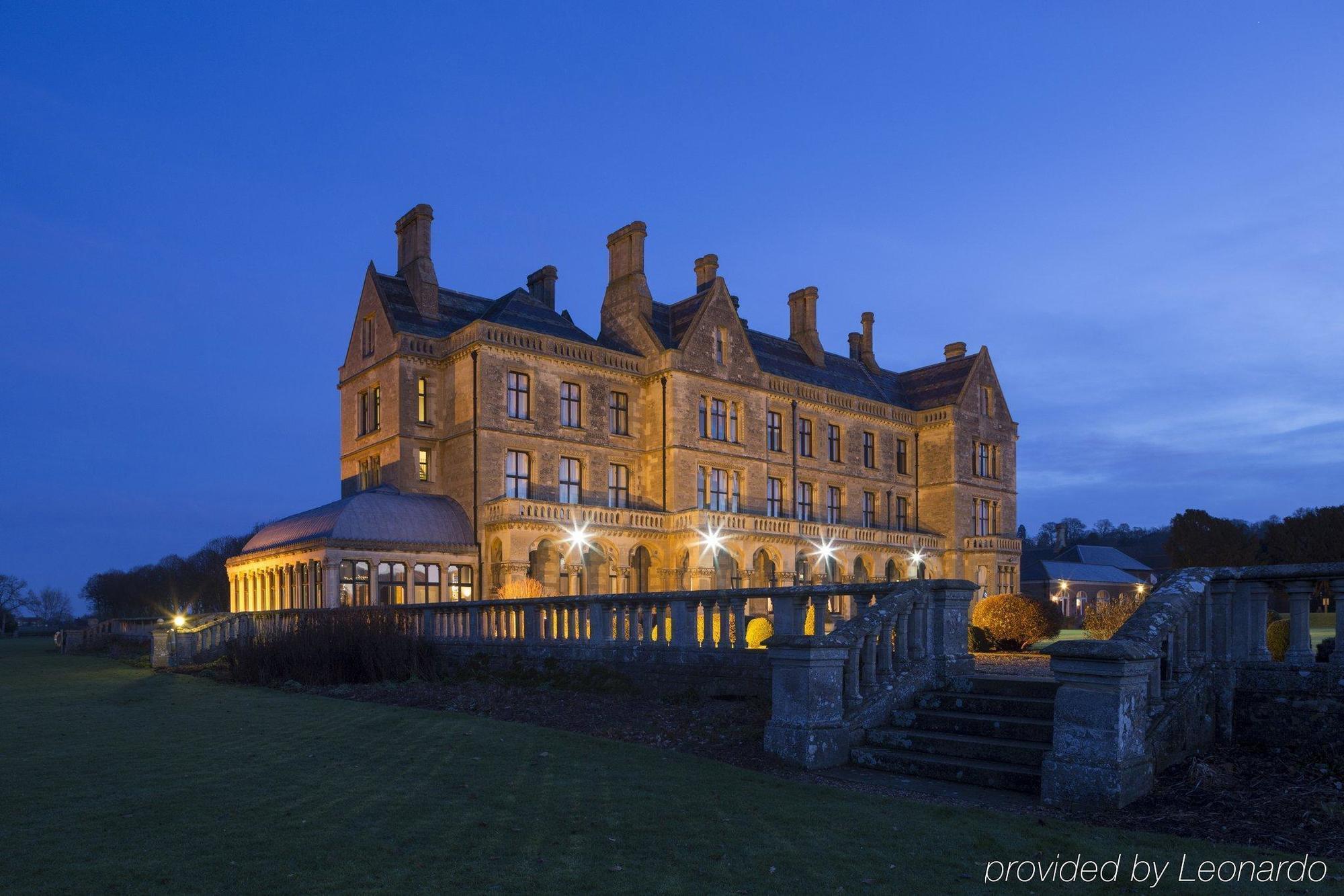 เมอร์เคียว วอริคไชร์ วอลตัน ฮอลล์ โฮเต็ลแอนด์สปา Hotel Wellesbourne ภายนอก รูปภาพ