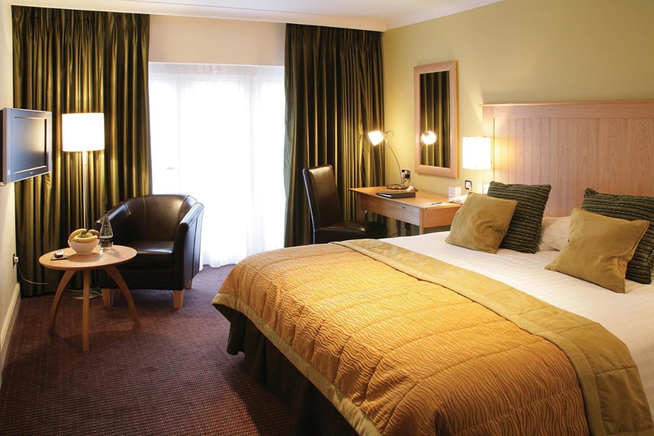 เมอร์เคียว วอริคไชร์ วอลตัน ฮอลล์ โฮเต็ลแอนด์สปา Hotel Wellesbourne ภายนอก รูปภาพ