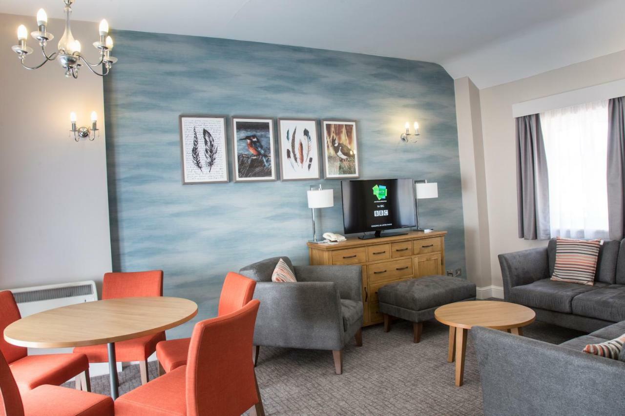 เมอร์เคียว วอริคไชร์ วอลตัน ฮอลล์ โฮเต็ลแอนด์สปา Hotel Wellesbourne ภายนอก รูปภาพ