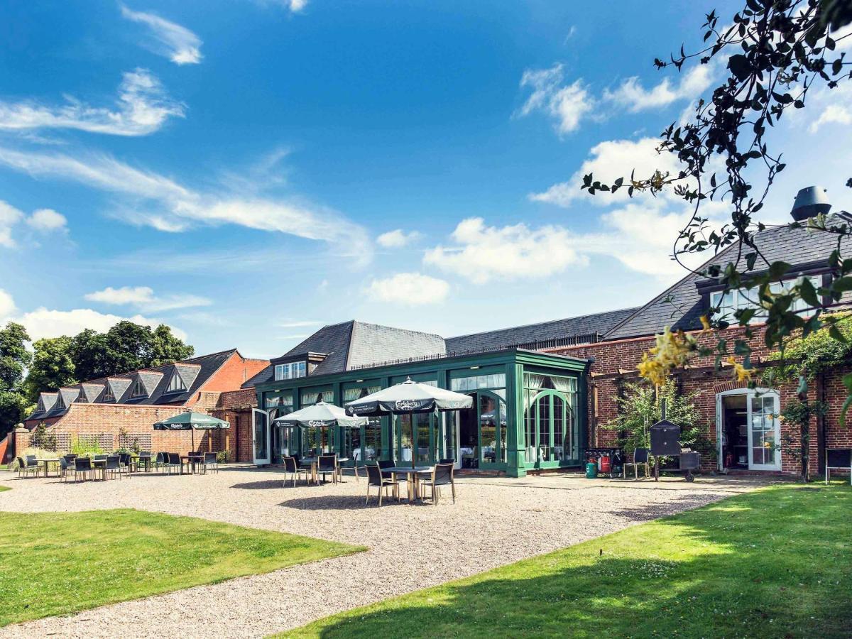 เมอร์เคียว วอริคไชร์ วอลตัน ฮอลล์ โฮเต็ลแอนด์สปา Hotel Wellesbourne ภายนอก รูปภาพ