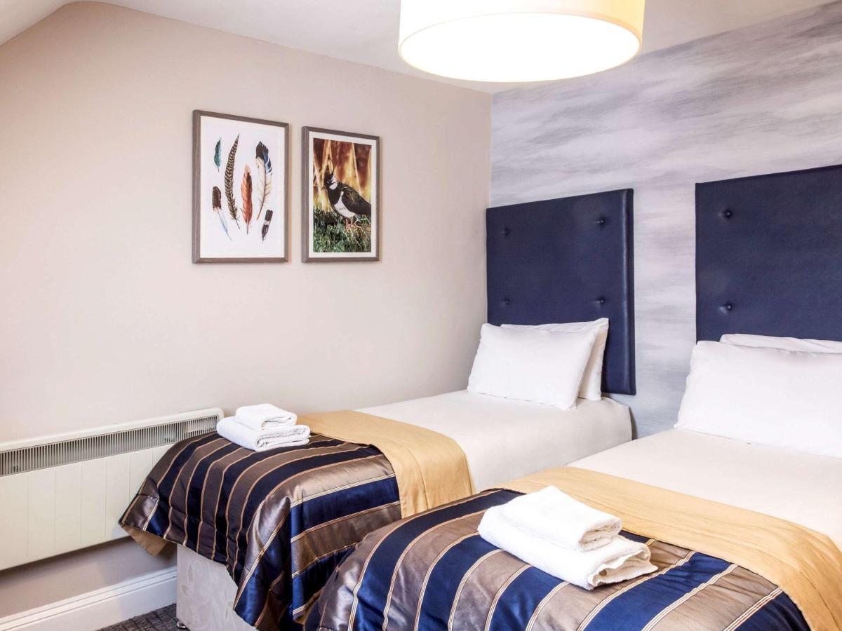 เมอร์เคียว วอริคไชร์ วอลตัน ฮอลล์ โฮเต็ลแอนด์สปา Hotel Wellesbourne ภายนอก รูปภาพ